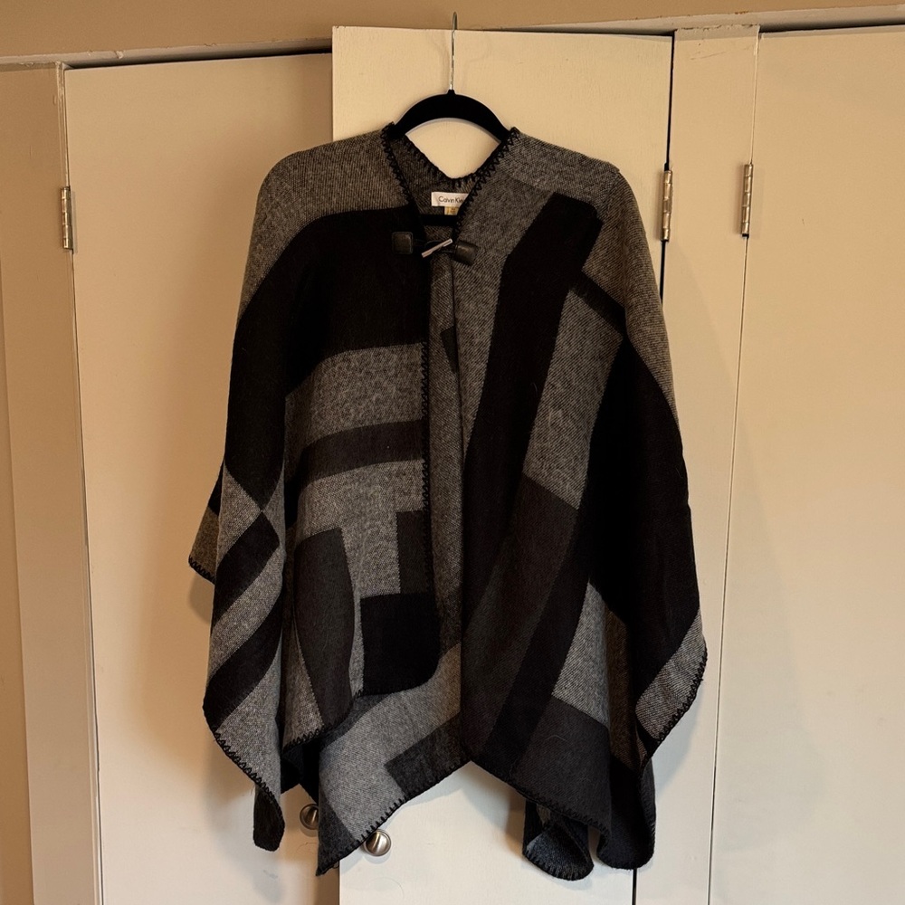 Calvin Klein Gray and Black Toggle-Front Poncho